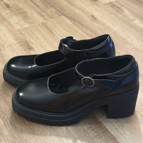 Seychelles Black Platform Mary Jane Shoes - Picture 2 of 5